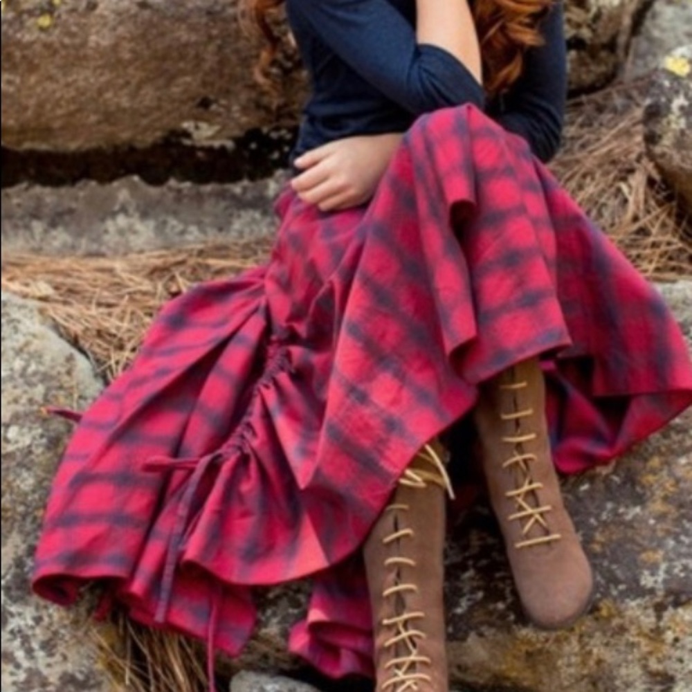 Mia Joy ruched plaid skirt and matching blue top. Size 8